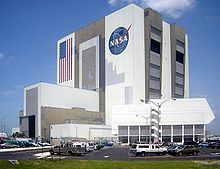 220px-Vehicle-Assembly-Building-July-6-2005.jpg